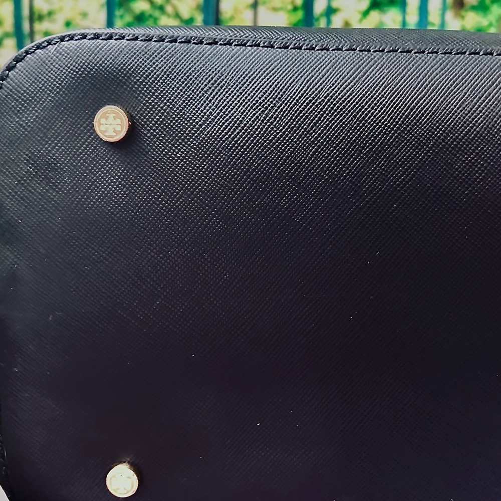 Tory Burch Authenticated Robinson Dome Saffiano Leather Purse - Picture 6 of 9